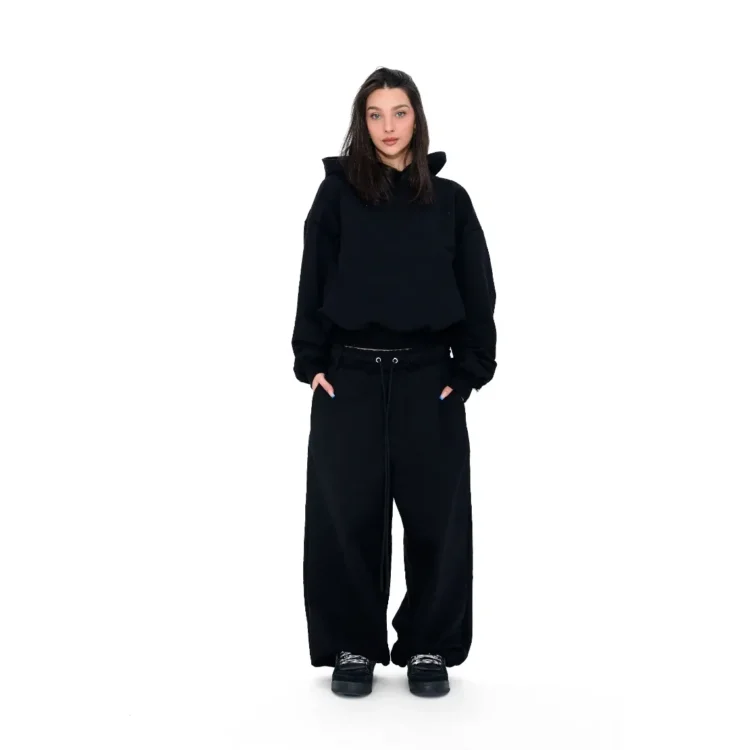 Sweatshirt • schwarz
