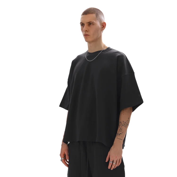 T-Shirt • schwarz