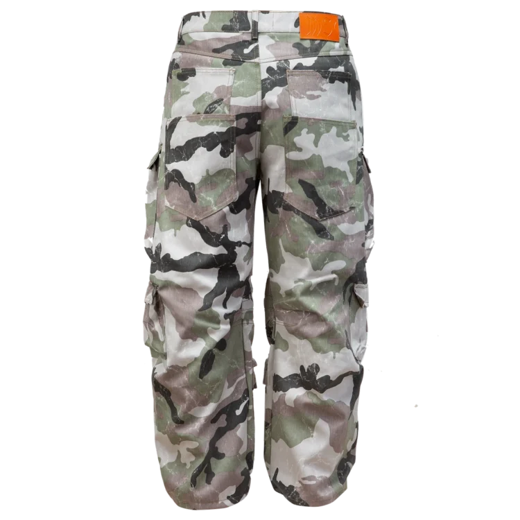 Cargo pants • camo