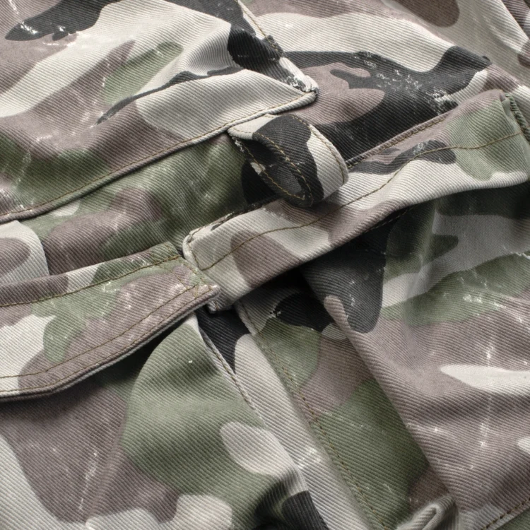 Cargo pants • camo