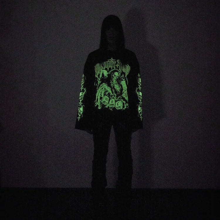 Longsleeve Halloween MSC Design – na modelce, świeci w ciemności